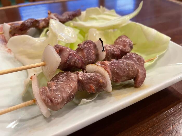 砂ずり串とキャベツ